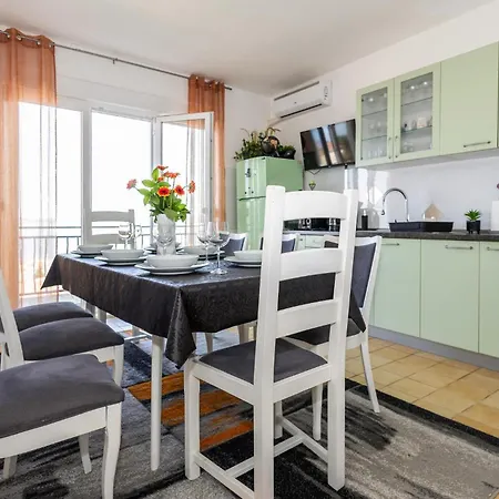 Appartement Pet Friendly In Novi Vinodolski