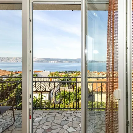 Pet Friendly In Appartement Novi Vinodolski